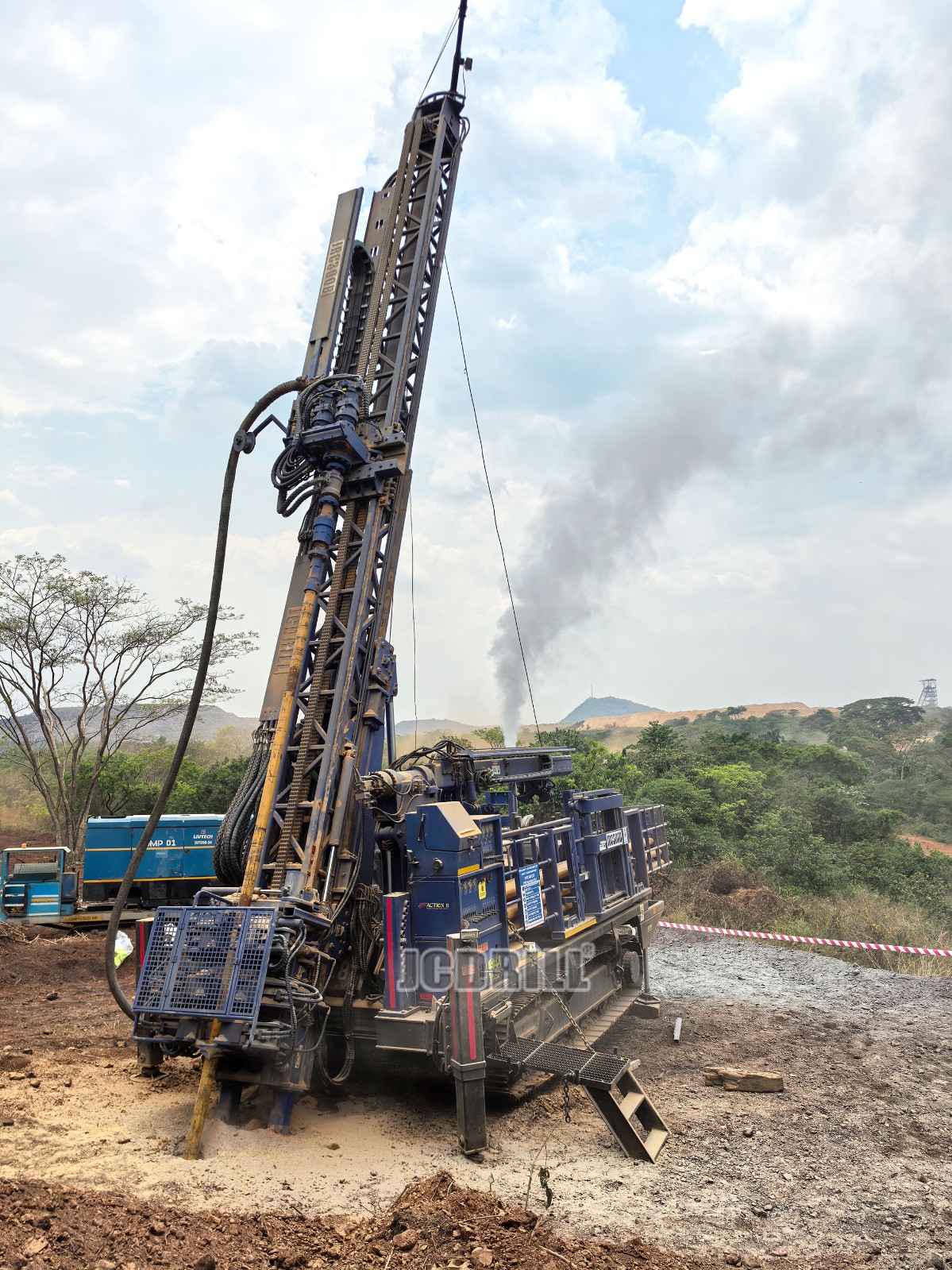 La aplicación de máquinas perforadoras de circulación inversa (RC) con sistemas automáticos de intercambio de barras en campos mineros africanos