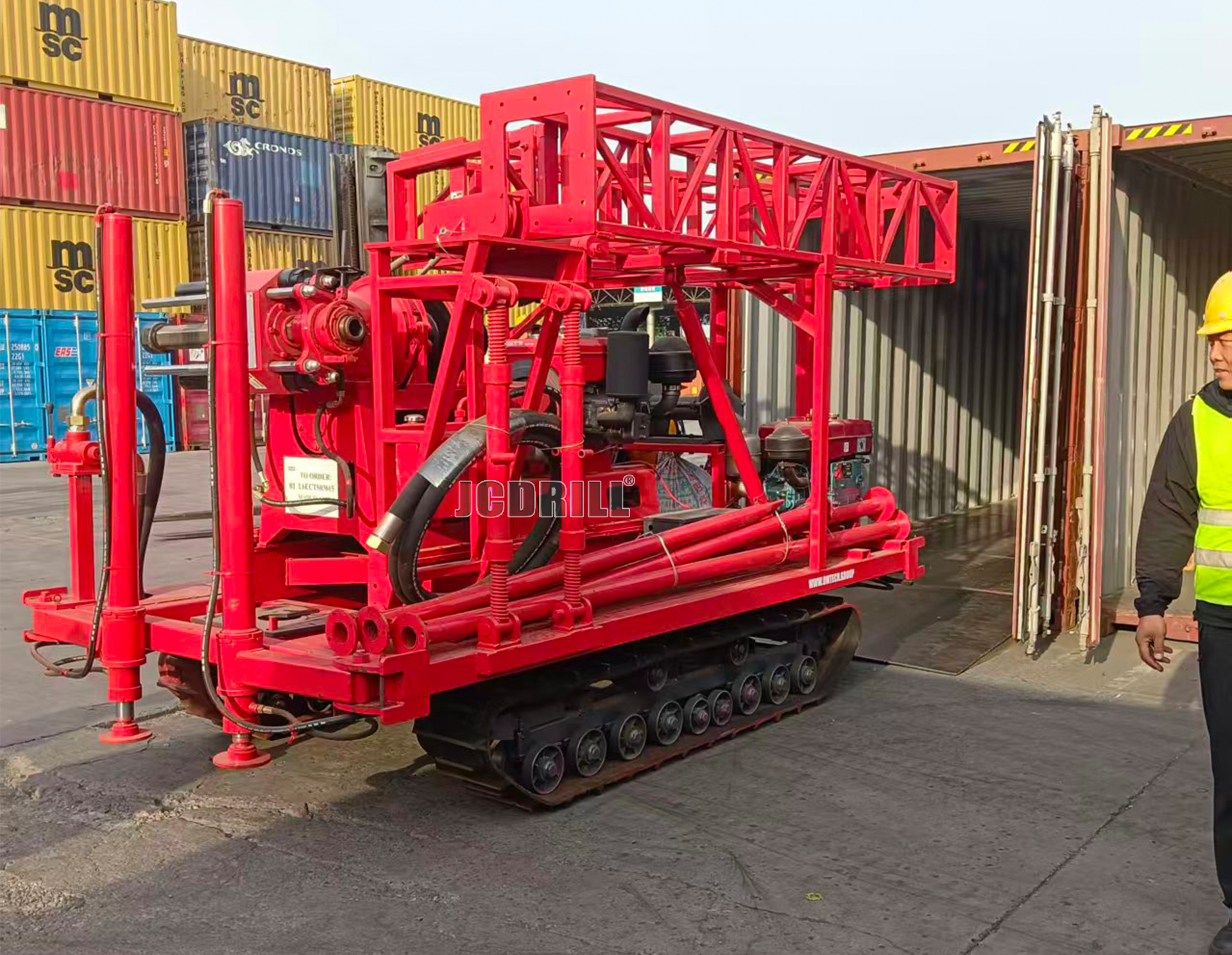 La fábrica de perforación vertical con husillo montada en crawler JXY360 ha sido enviada a Europa